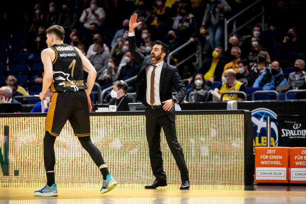 巴黎每年举 巴黎每年举